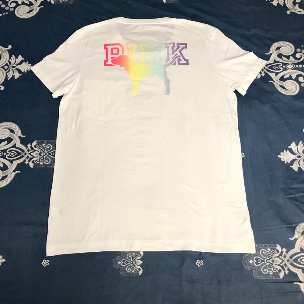 VS Pink tee